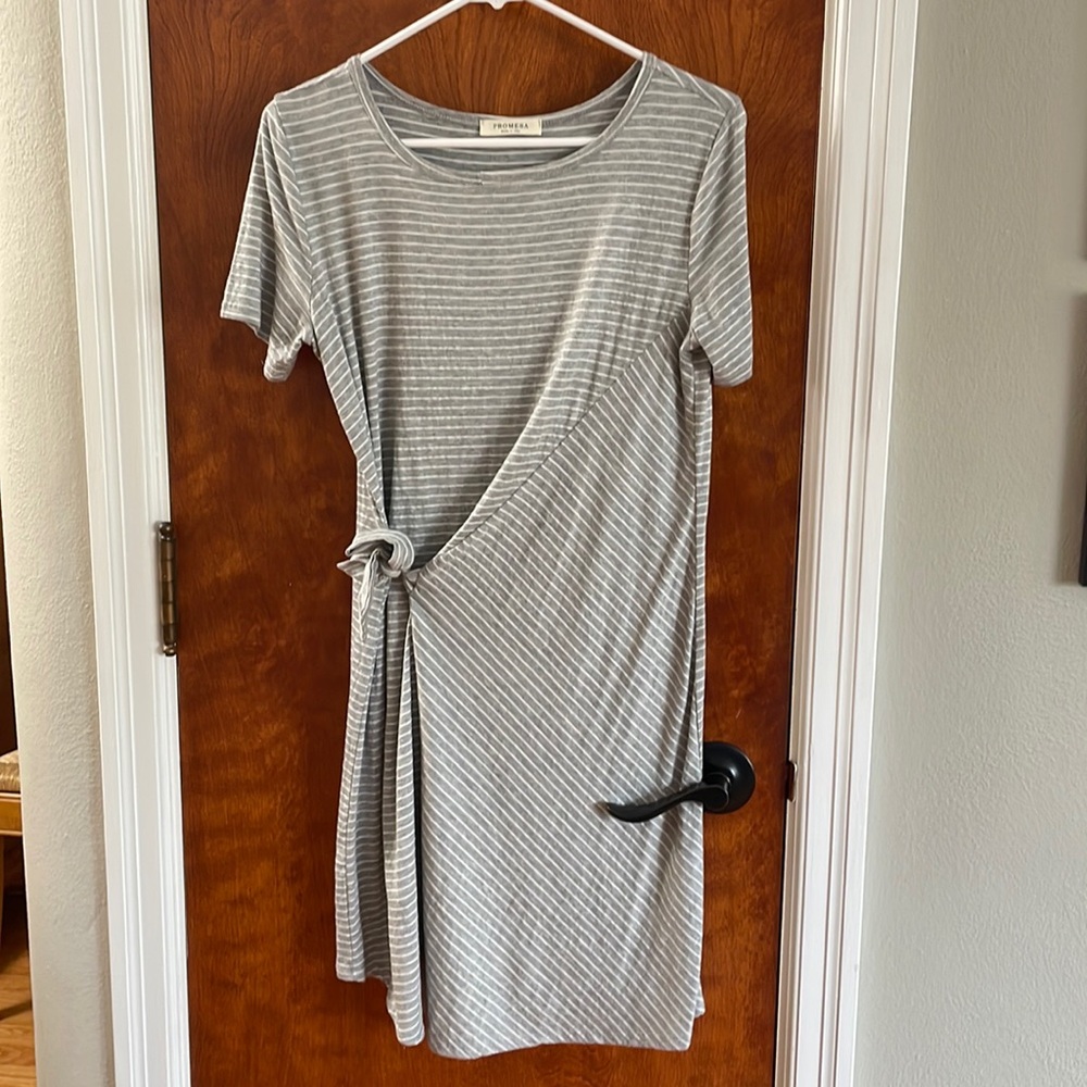 Promesa grey striped dress. Small